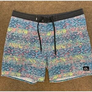 Quiksilver Shorts Mens 38 Board Swim Beach Surf SurfSilk Performance Geo Print
